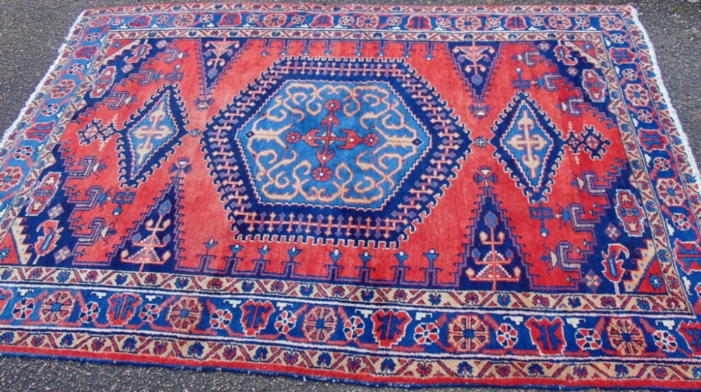 Antique Persian Heriz carpet circa 1930