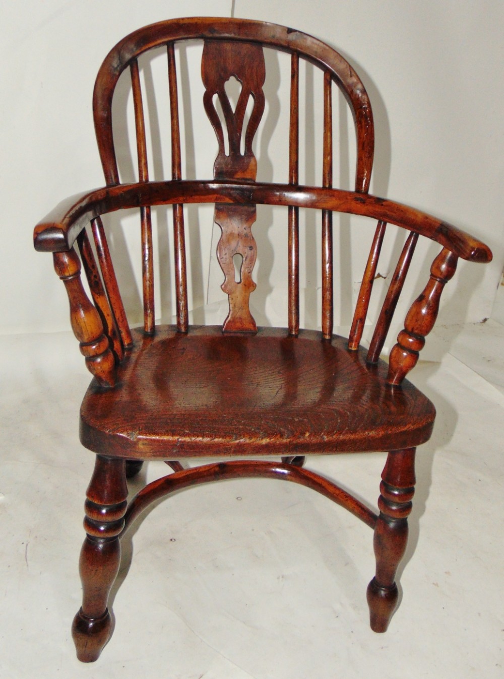 Georgian child's yew-wood windsor  chair circa 1825