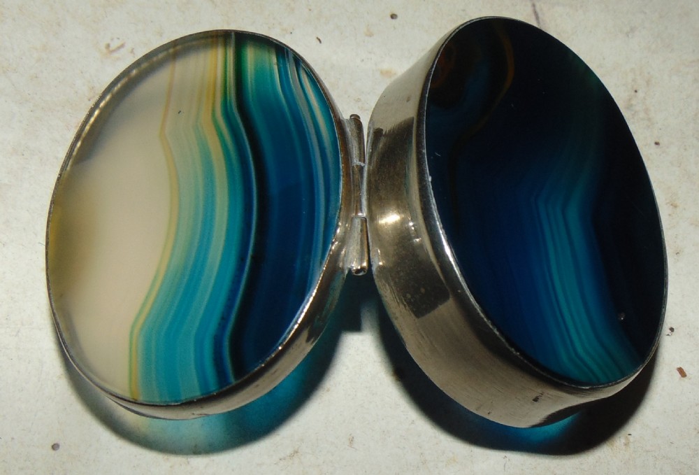 Scottish agate oval pill box circa 1850 View IV
