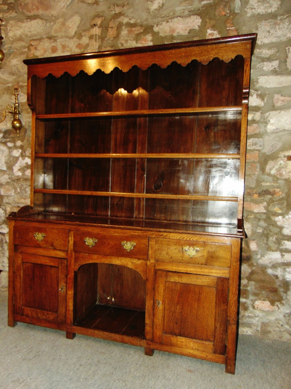 Early 19th century oak dresser. Small. Circa 1820