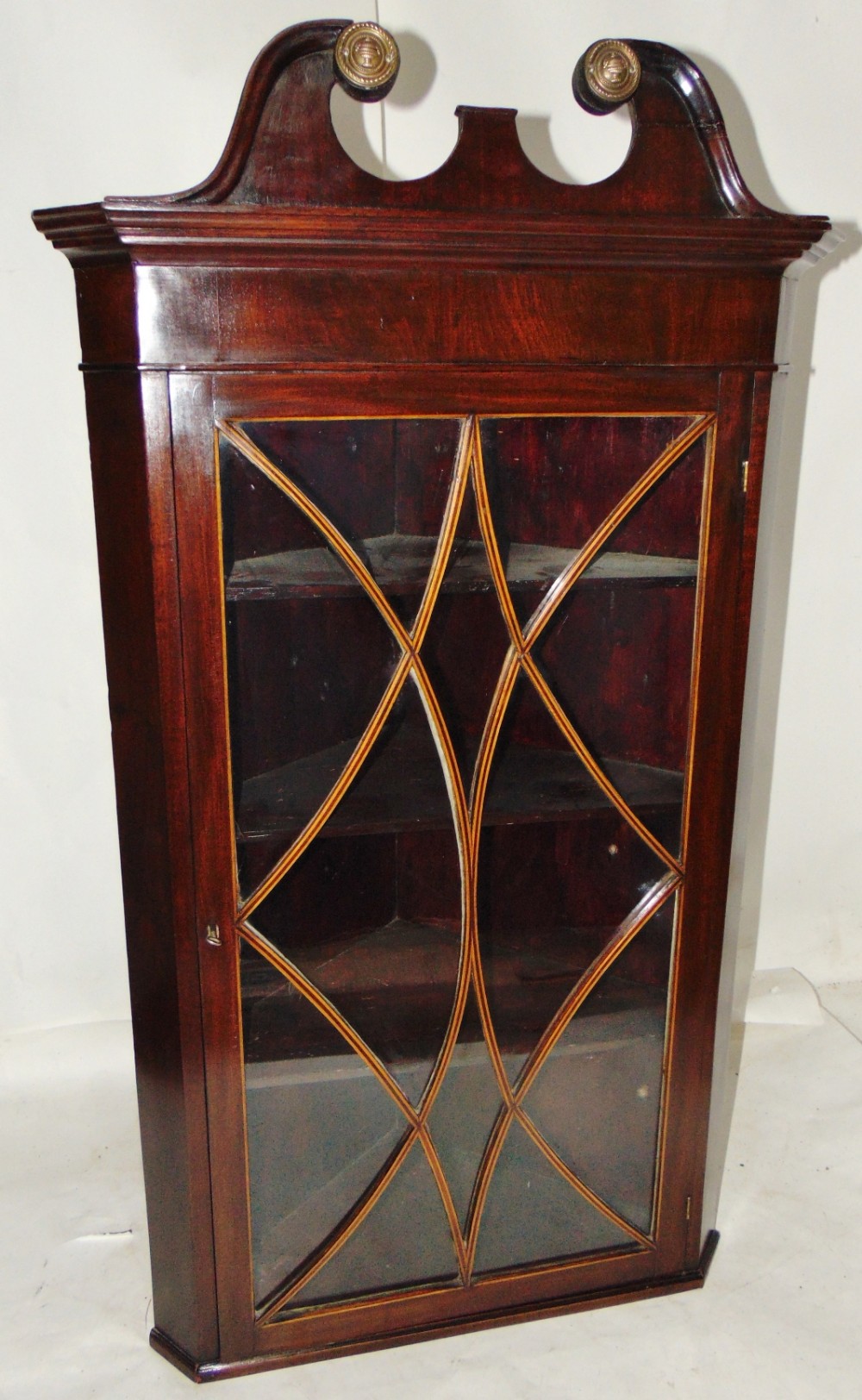 Scottish Sheraton mahogany hanging corner cabinet circa 1795