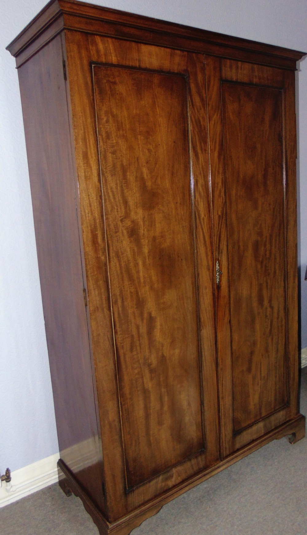 Georgian mahogany hanging wardrobe circa 1820