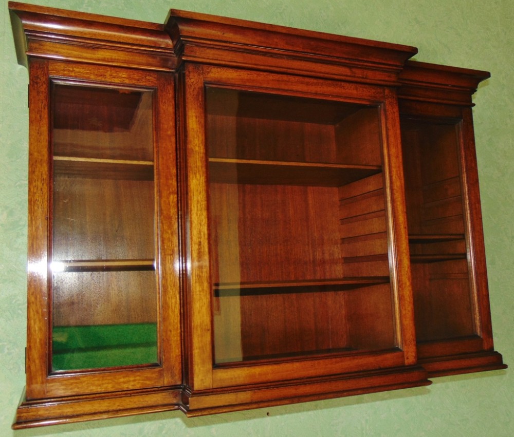 Georgian mahogany hanging cabinet circa 1820