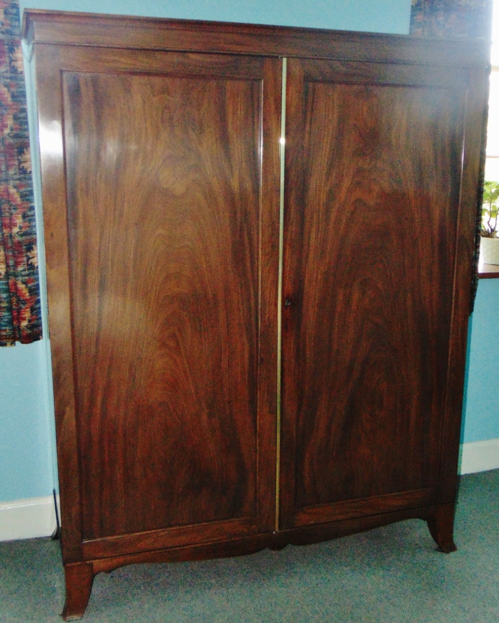 Georgian mahogany hanging wardrobe circa 1820