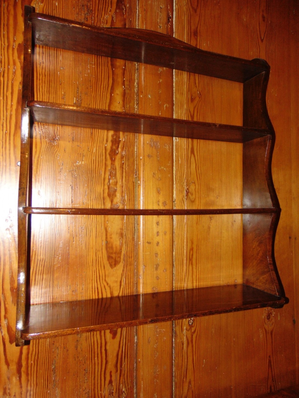 Georgian cuban mahogany hanging shelves circa 1770