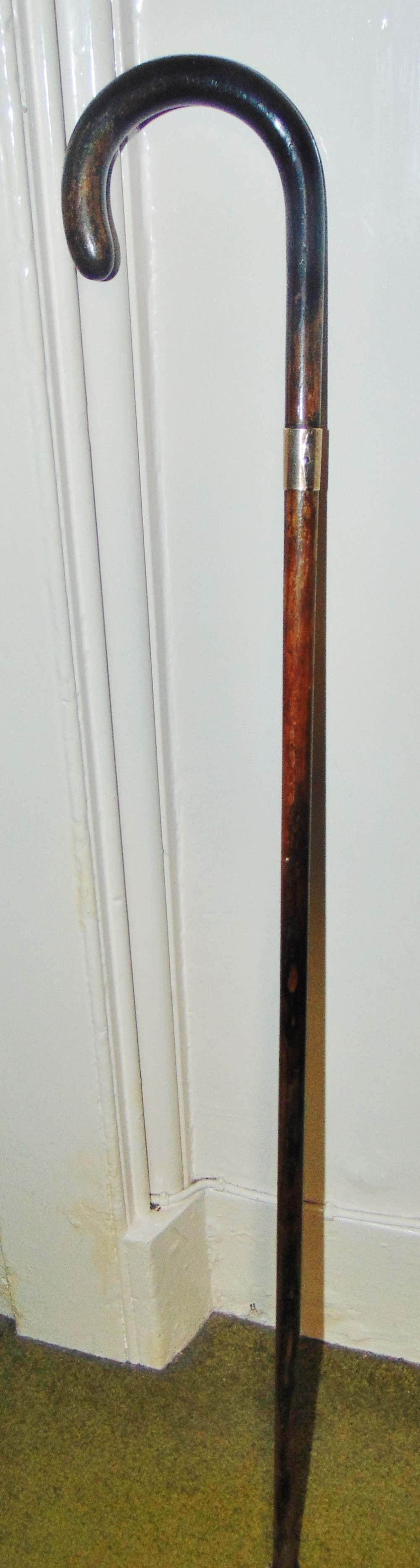 Antique walking stick with gold band circa 1910