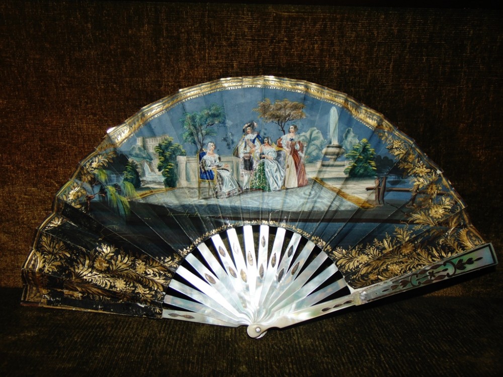 Fine Edwardian decorated ladies fan circa 1910