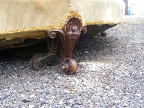 fig 1. A Victorian Love/Conversation Settee.