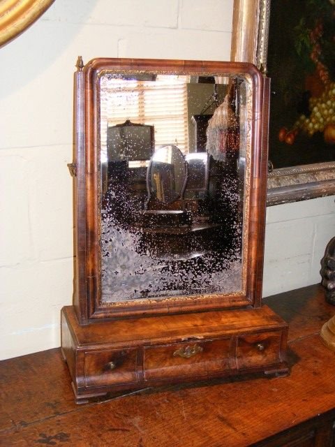 Early 18th Century Walnut Dressing/toilet Mirror.