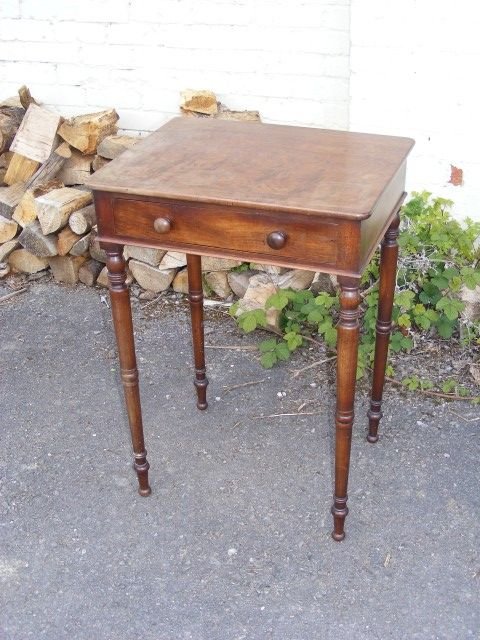 A Lovely Small Mahogany Side Table.