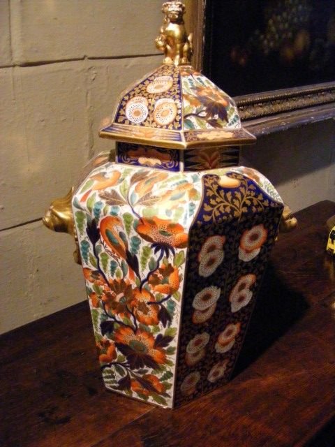 19th Century Impressive Vase with Cover in the Style of Masons
