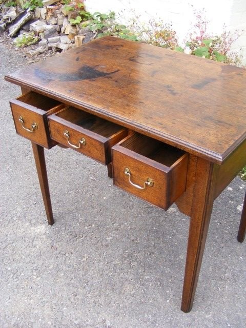 fig 1. Lovely Geo III Oak Lowboy/Side Table with 3 drawers