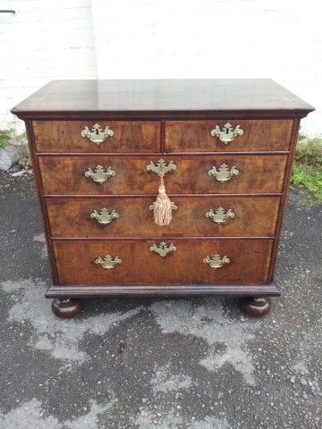 Stunning Early 18th Century Walnut Chest of Drawers.