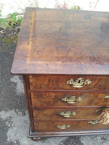 fig 1. Stunning Early 18th century walnut chest of drawers.