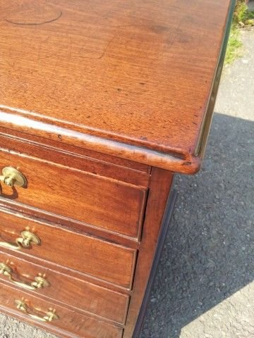 fig 1. A stunning Early Georgian Mahogany chest of drawers with a slide.