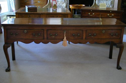 Wonderful 18th Century Oak Dresser Base with Cabriole Legs and Trifid Feet.