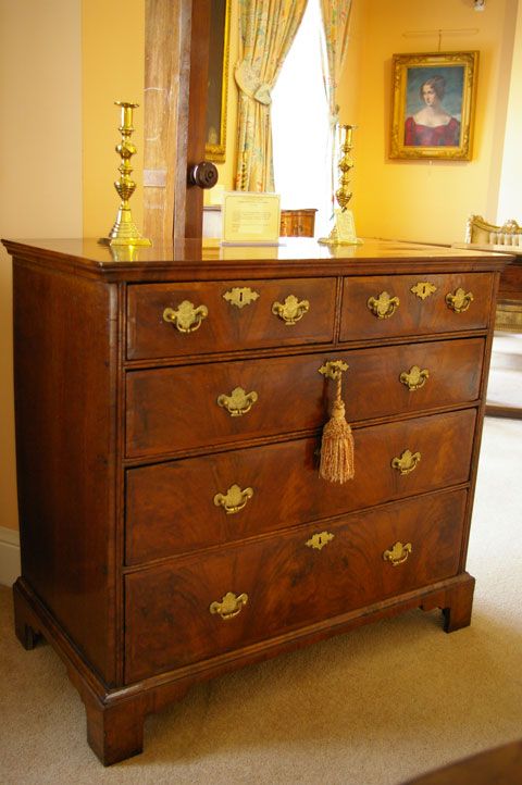 Superb 18th Century Walnut Chest of Drawers