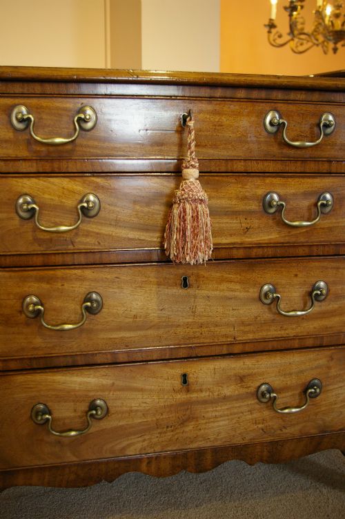 fig 1. Georgian Mahogany Chest
