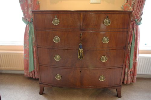Beautiful Mid 18th Century Mahogany Bow Front Chest of Drawers