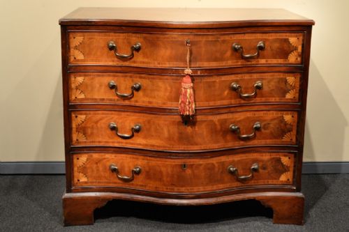 Superb Late George III Mahogany Inlaid Serpentine Fronted Dressing Chest