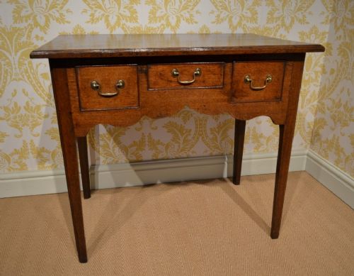A Stunning Georgian Oak Lowboy Side Table.