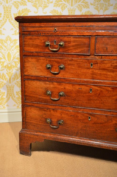 fig 1. A Fabulous small Mahogany Georgian Bachelor chest with a slide.