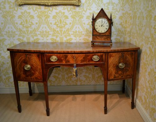 Beautiful George III Mahogany Sideboard from the Hepplewhite Period.