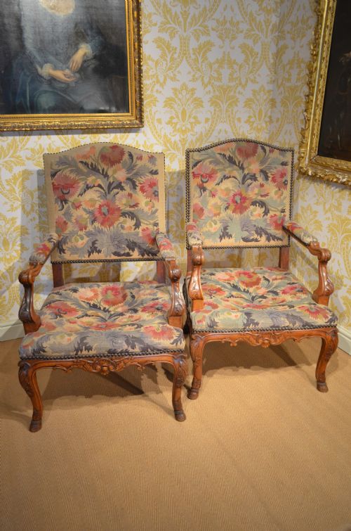 Wonderful Pair of Gainsborough Style Chairs from the 19th Century.