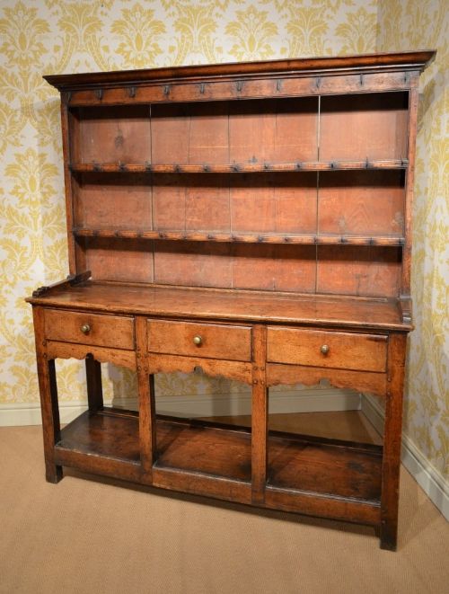 Beautiful Small Georgian Oak Potboard Dresser with Plate Rack
