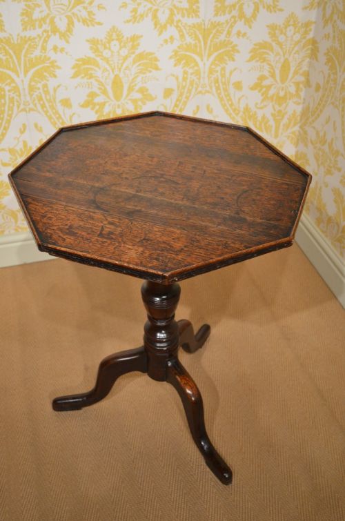 Fabulous Early Georgian Octagonal Tripod Table