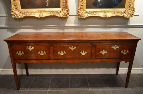 fig 1. A Stunning Georgian Oak Three Drawer Dresser Base