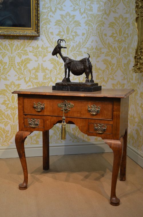 Beautiful Early 18th Century Walnut Lowboy with Featherbanding and Crossbanding