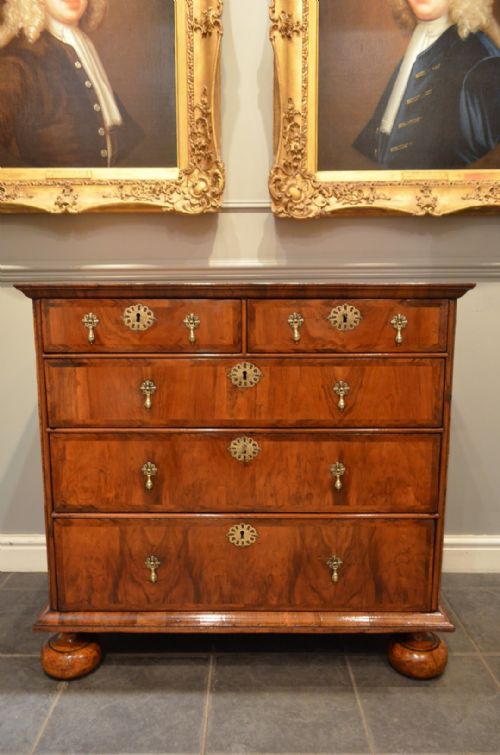 A Stunning Early 18th Century Walnut Chest of Drawers.