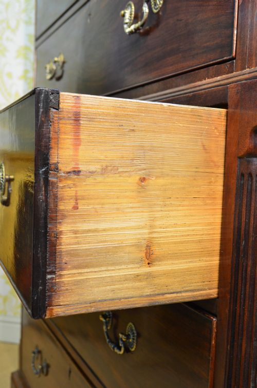 BEAUTIFUL GEORGE III MAHOGANY CHEST ON CHEST - ADDITIONAL PHOTO 13