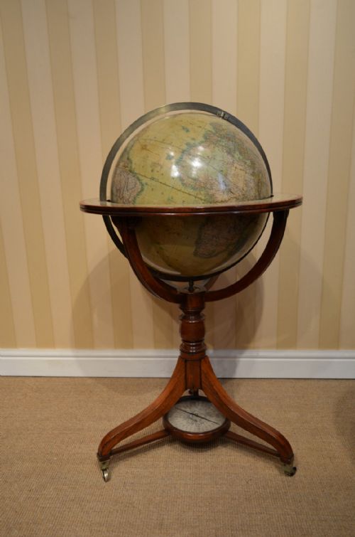 STUNNING PAIR OF THOMAS MALBY GLOBES - ADDITIONAL PHOTO 3
