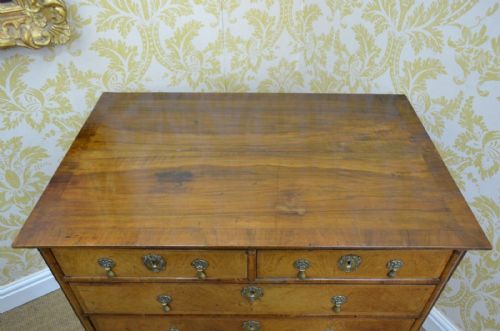 EARLY 18TH CENTURY WALNUT CHEST OF DRAWERS - ADDITIONAL PHOTO 10