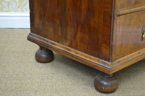 EARLY 18TH CENTURY WALNUT CHEST OF DRAWERS - ADDITIONAL PHOTO 12