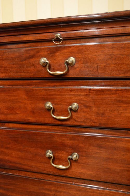A GEORGE III MAHOGANY DRESSINGCHEST BY WILLIAM GOMM - ADDITIONAL PHOTO 3