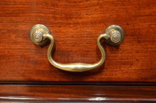 A GEORGE III MAHOGANY DRESSINGCHEST BY WILLIAM GOMM - ADDITIONAL PHOTO 9