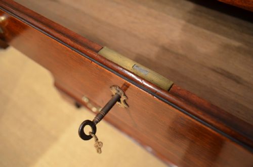 A GEORGE III MAHOGANY DRESSINGCHEST BY WILLIAM GOMM - ADDITIONAL PHOTO 16