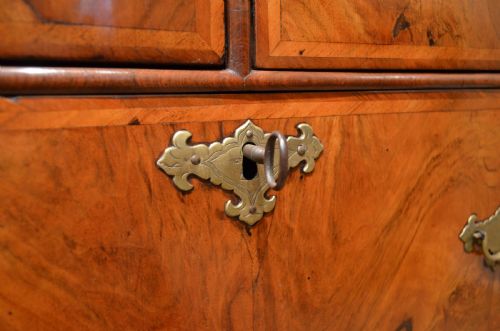 WILLIAM AND MARY WALNUT CABINET ON CHEST - ADDITIONAL PHOTO 15