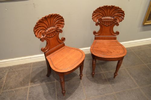 AN EXCEPTIONAL PAIR OF CARVED MAHOGANY SHELL BACK HALL CHAIRS C1815 - ADDITIONAL PHOTO 3