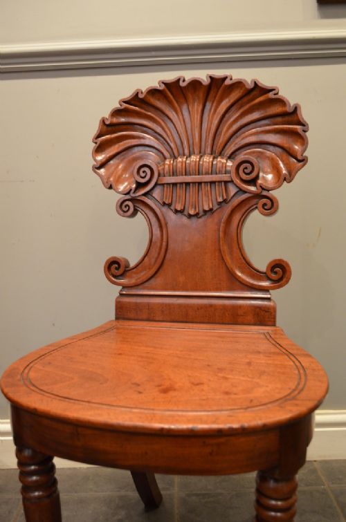 AN EXCEPTIONAL PAIR OF CARVED MAHOGANY SHELL BACK HALL CHAIRS C1815 - ADDITIONAL PHOTO 6