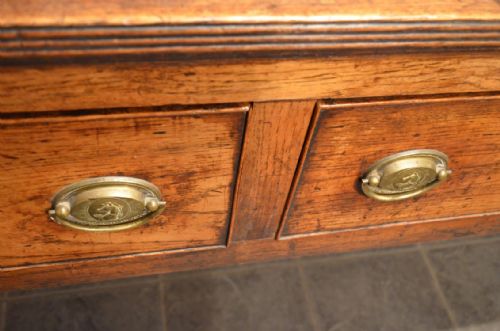 GEORGIAN OAK AND ELM THREE DRAWER DRESSER BASE - ADDITIONAL PHOTO 16