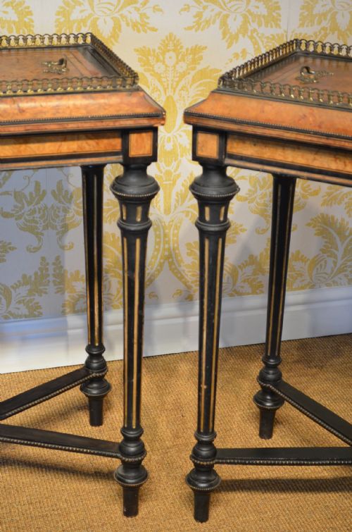 BEAUTIFUL PAIR OF WALNUT AND EBONISED JARDINIERES - ADDITIONAL PHOTO 4