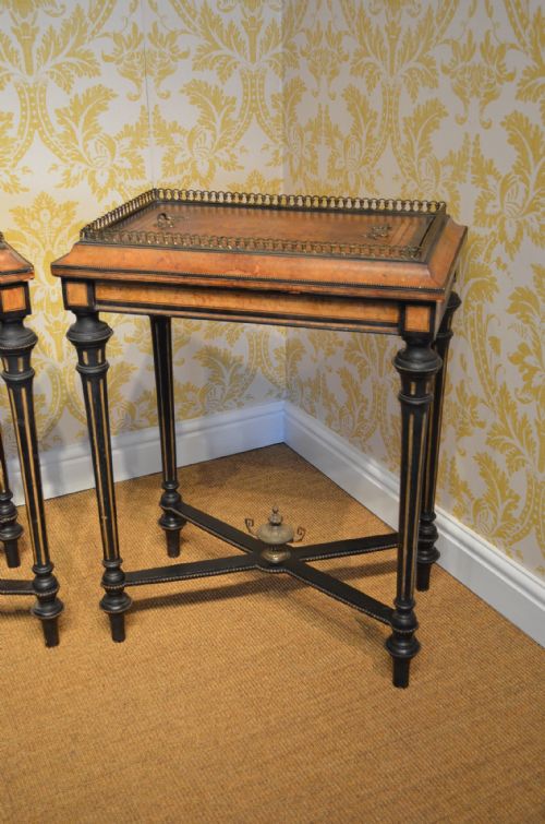 BEAUTIFUL PAIR OF WALNUT AND EBONISED JARDINIERES - ADDITIONAL PHOTO 5