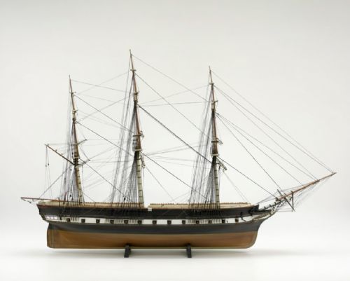19TH CENTURY TRAINING MODEL OF HMS DAEDALUS 1826