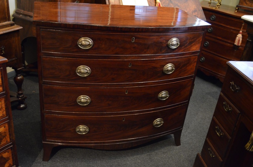 Beautiful Georgian  crossbanded Mahogany Bow Front Chest of Drawers
