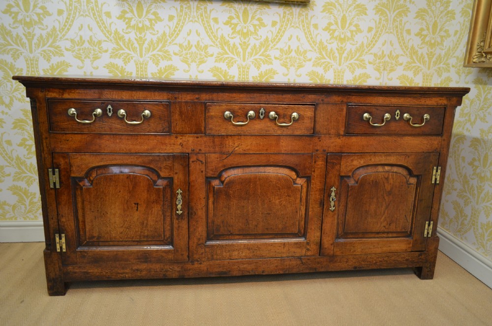 A Superb Quality Georgian Oak Cupboard Base Dresser or Sideboard.