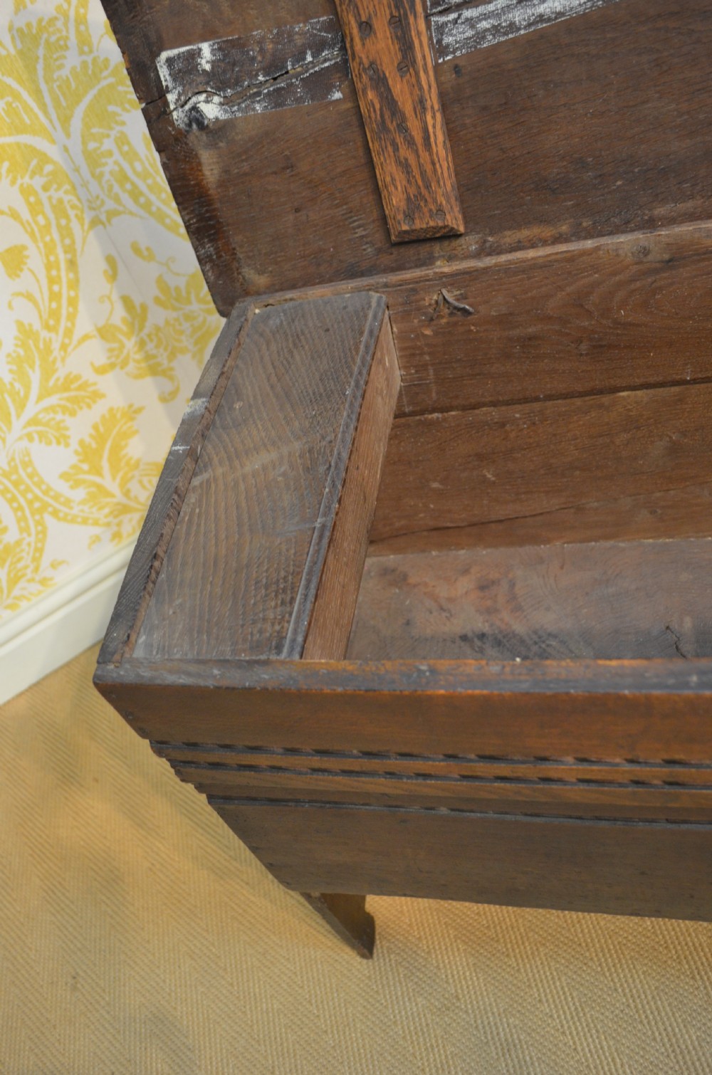 Early 18th Century Oak six plank coffer View IV